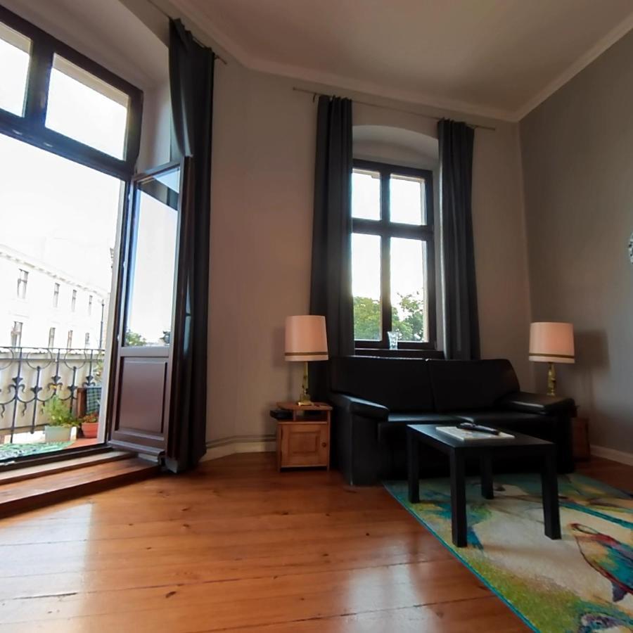 Astronomiczny Apartament , Mieszkanie 2 Pokojowe. Parking. ทอรูน ภายนอก รูปภาพ